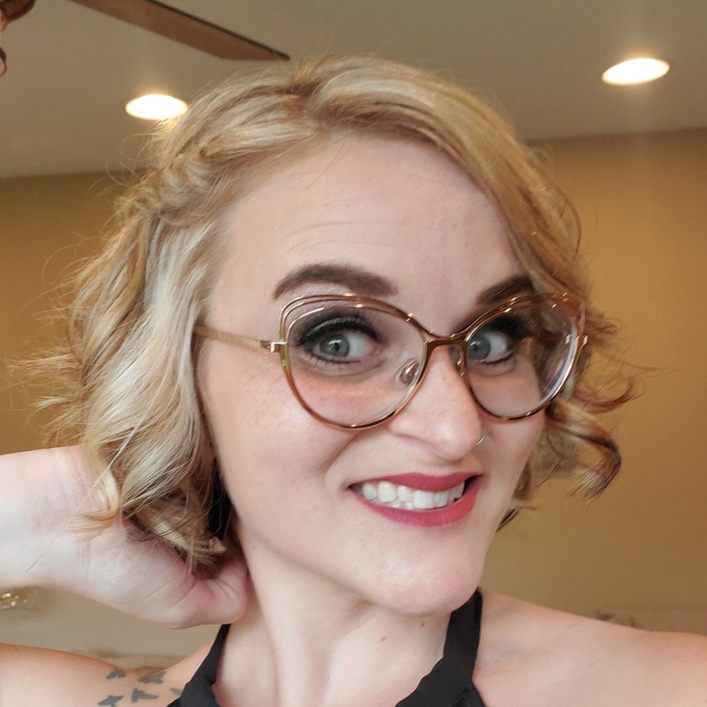 Meet your Posher, Emily